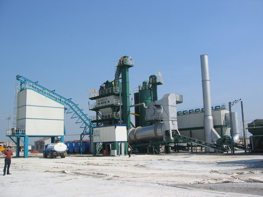 200KG Bitumen Weighing Capacity Asphalt Recycling Plant , Automatic Batching Plant Anti - Jam Structure